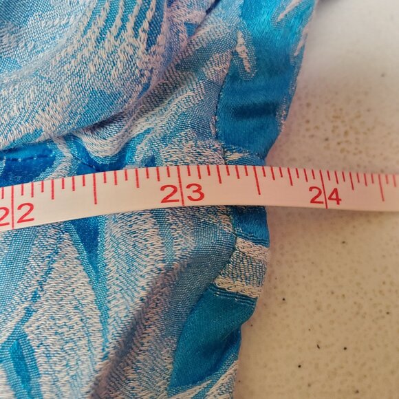 #238 Chico's Blue White Patterned Button-Down Dressy Shirt Size 3 (16) - Picture 4 of 6